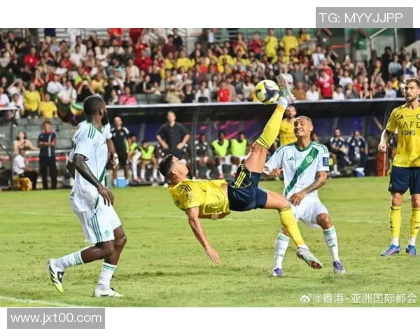 老一辈八大足球巨星的辉煌足迹与影响力分析